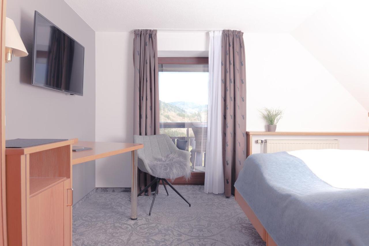 Genusshotel Hirschen - Erholung Im Gruenen Sallneck Bagian luar foto