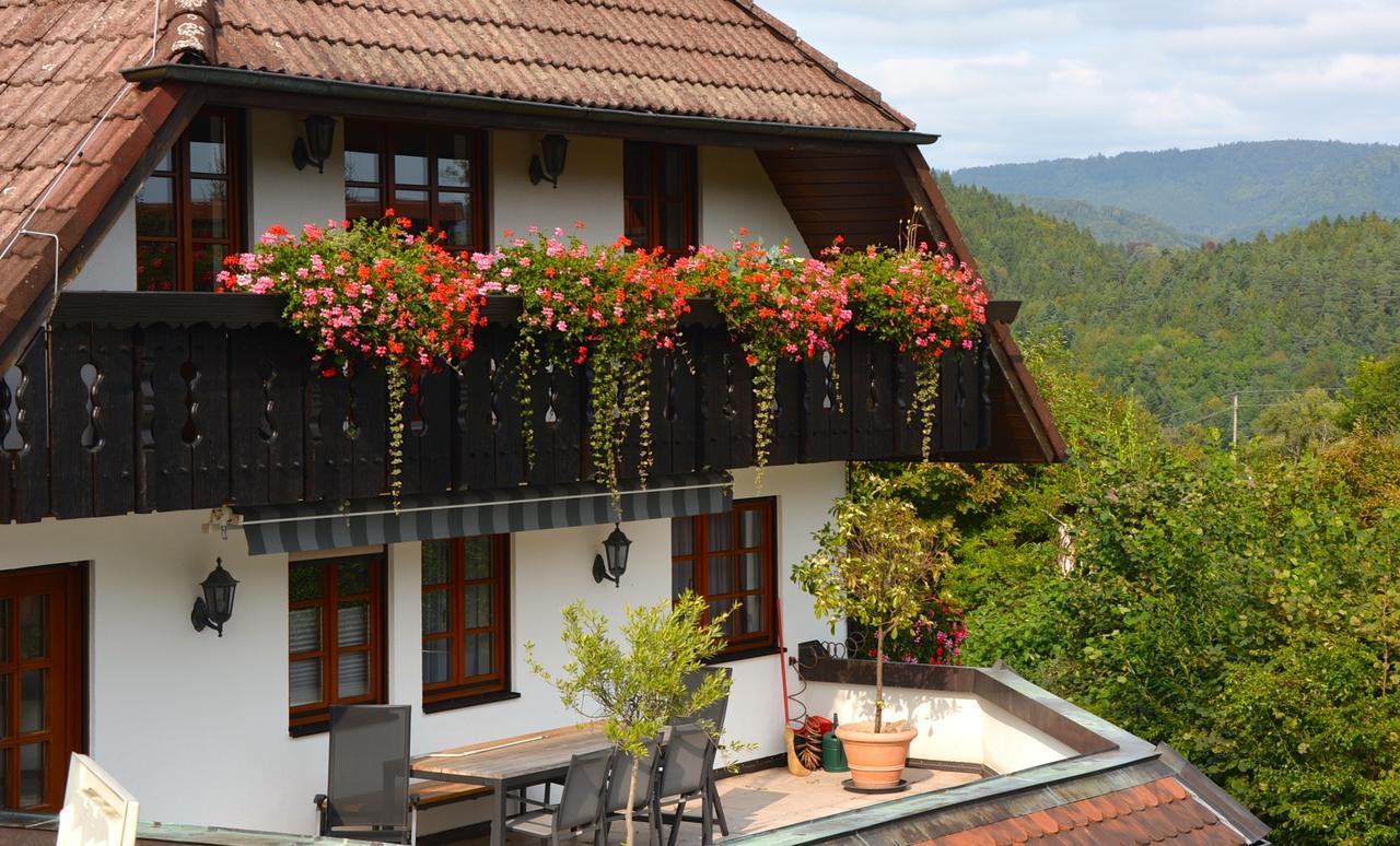 Genusshotel Hirschen - Erholung Im Gruenen Sallneck Bagian luar foto