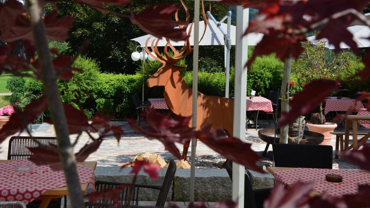 Genusshotel Hirschen - Erholung Im Gruenen Sallneck Bagian luar foto