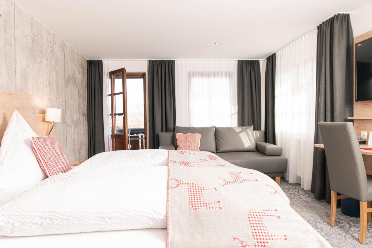 Genusshotel Hirschen - Erholung Im Gruenen Sallneck Bagian luar foto